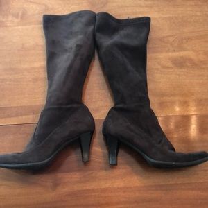 LAST CALL- Brown suede boots